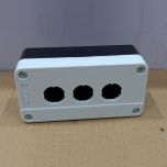 NP2-B03 hộp nút nhấn 3 lỗ Chint phi 22