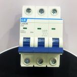 LA63N 3P C2 Cầu dao tự động 3P 2A LS