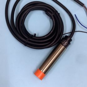 PRL18-8AC cảm biến tiệm cận Autonics loại hình trụ