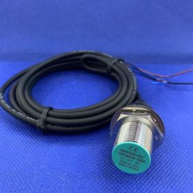 UP-18RM5AC Cảm biến tiệm cận tròn 2 dây Hanyoung